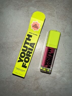 Youth Foria Dewy Gloss Hydrating Lip Gloss - Coral (Shade #02 Coral Fixation)